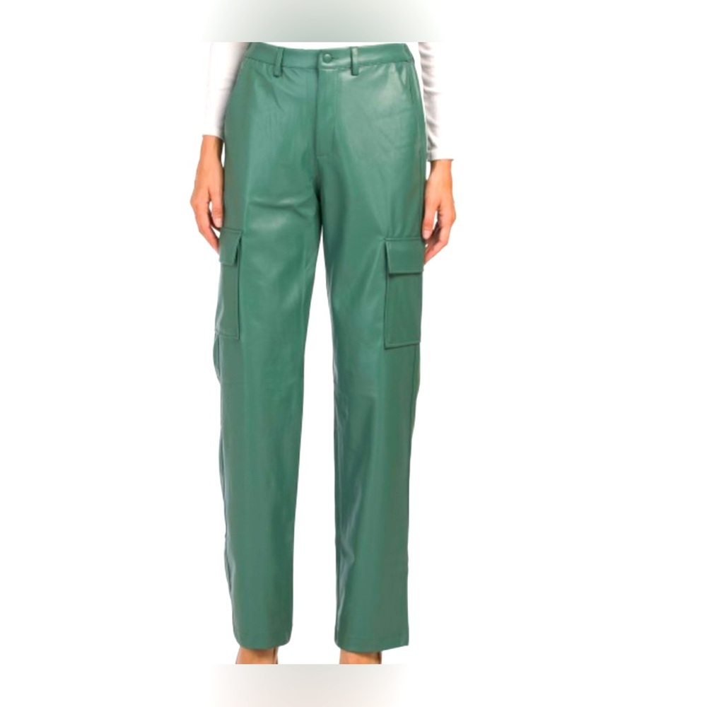 Green Cargo Pocket Faux Leather Trousers. Size Small. NWT Women’s
